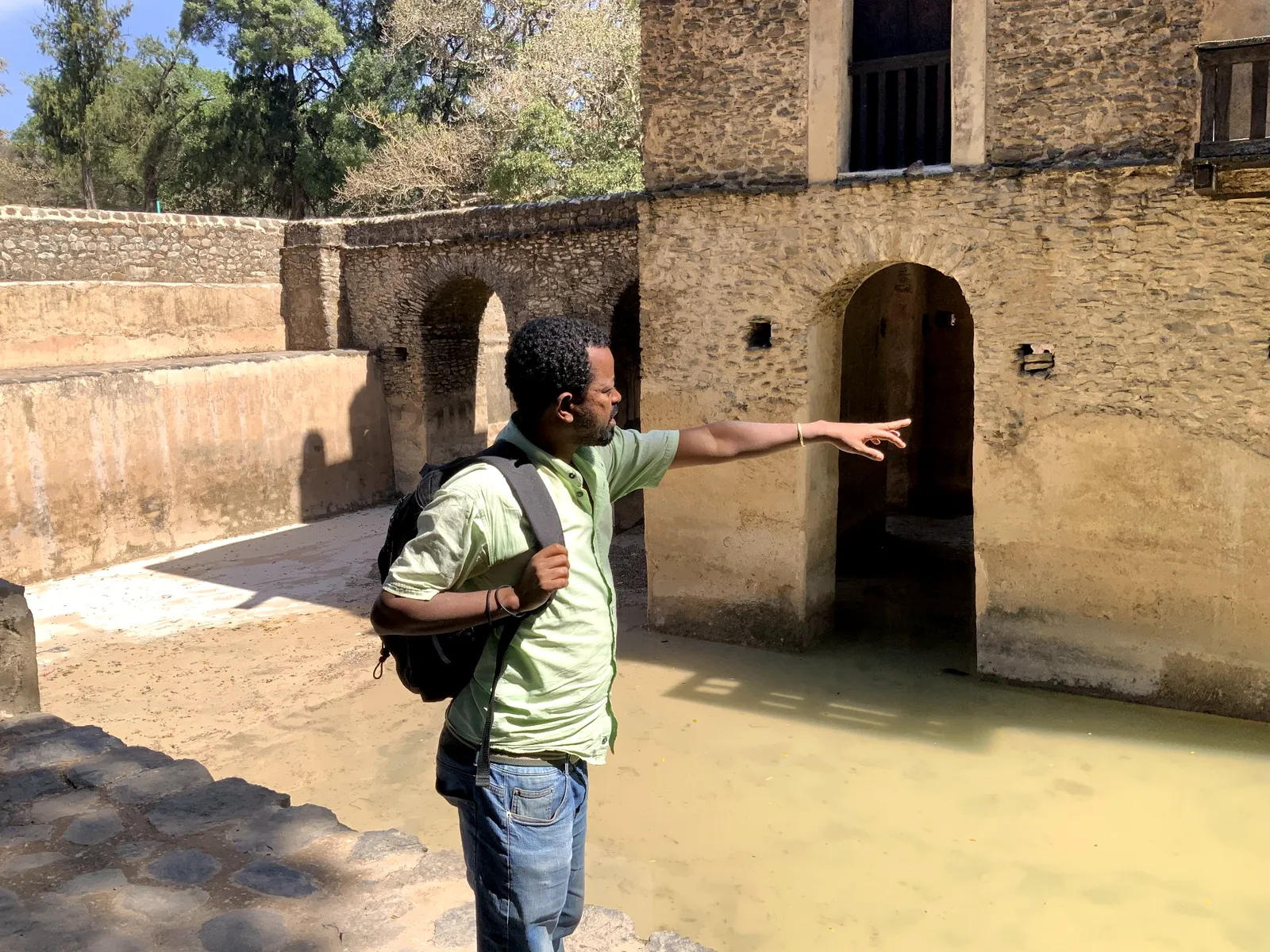 Guide-led route planning in Gondar.